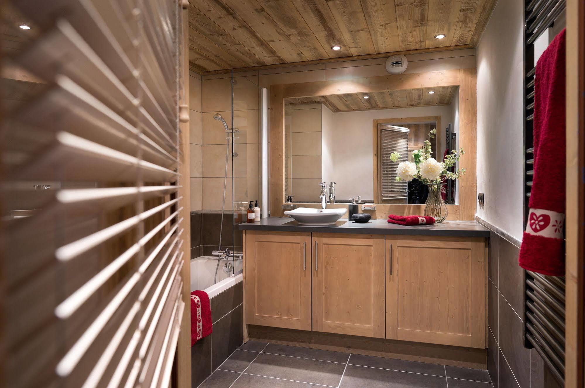 Cgh Residences And Spa Les Chalets De Leana Les Carroz d'Araches Exterior photo